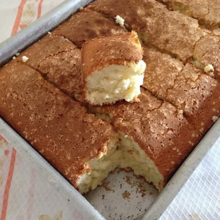 Bolo simples de trigo fofinho tamanho família - Receitas Toda Hora